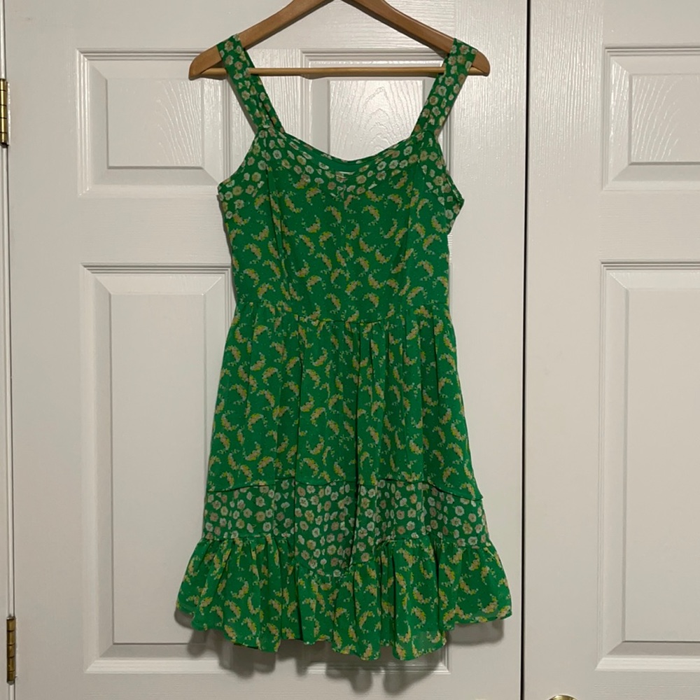Lauren Conrad lovely dress size 6 like new